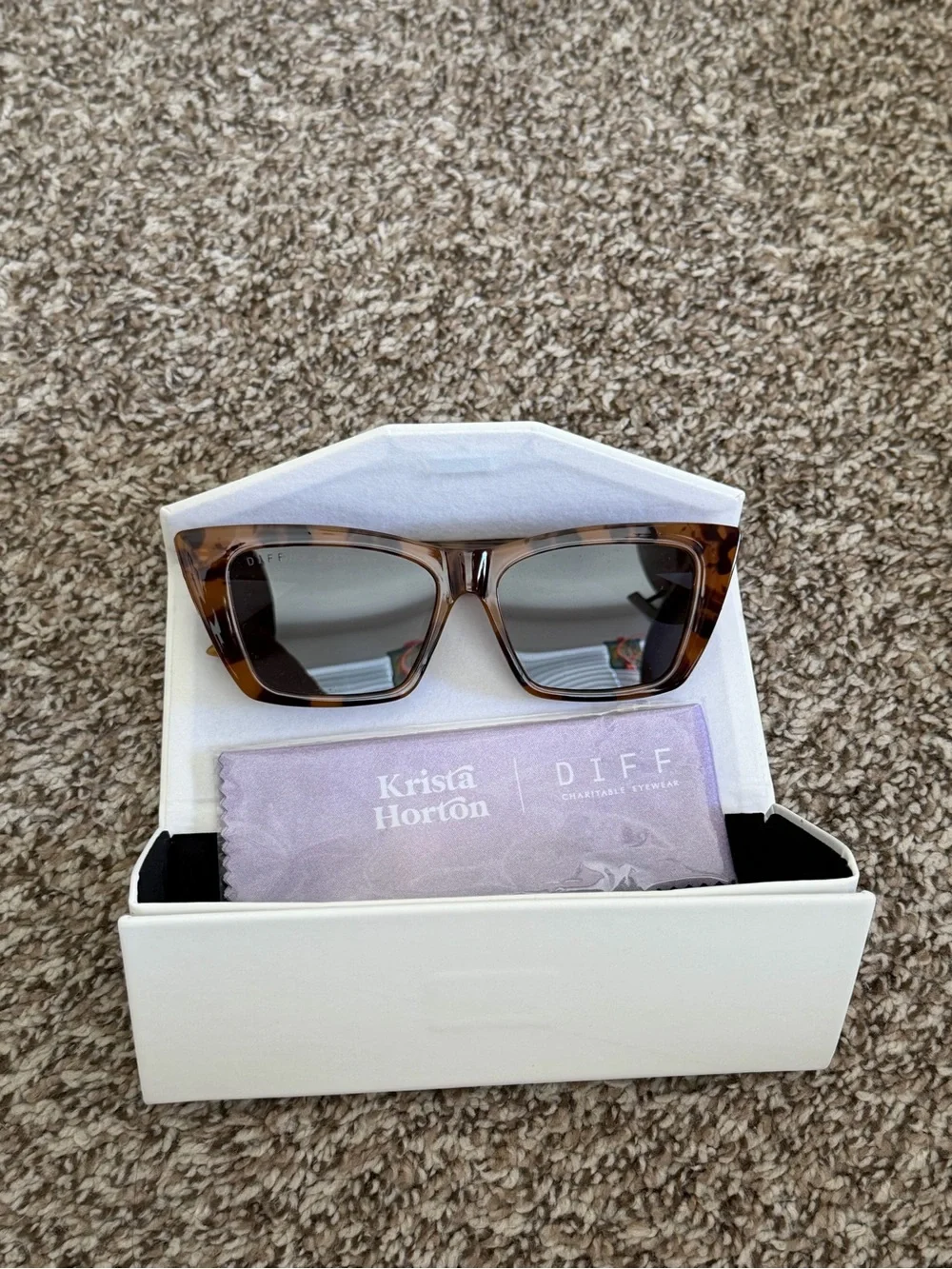NWT Krista Horton x DIFF Brown Tortoiseshell Sunglasses